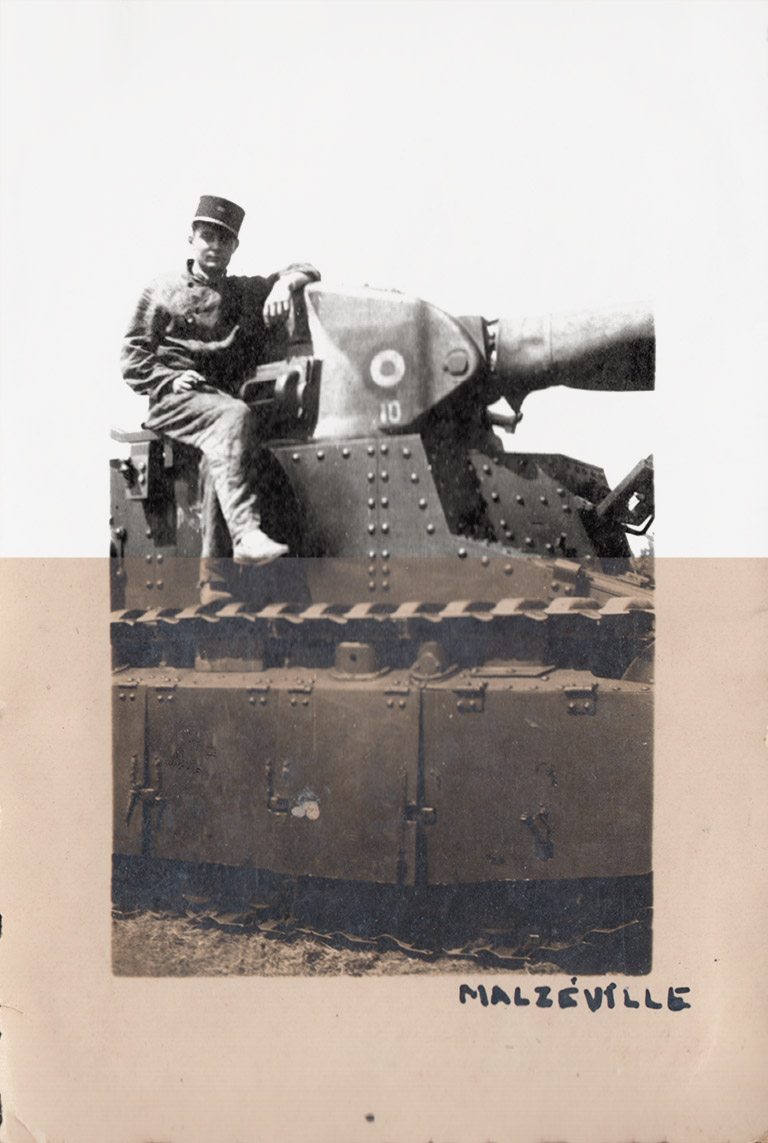 Ancienne photo orange grand père soldat sur un char d'entrainement de la 1ère guerre mondiale