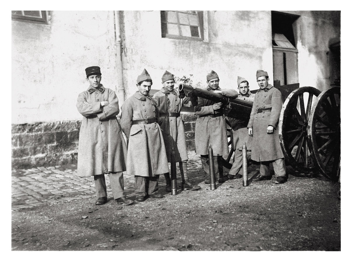 Canon soldats photographies entre deux guerres retouches