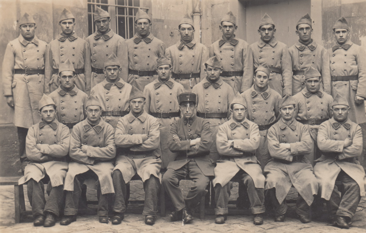 Soldats régiment infanterie photo avant colorisation