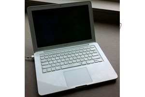 APPLE macbook polycarbonate